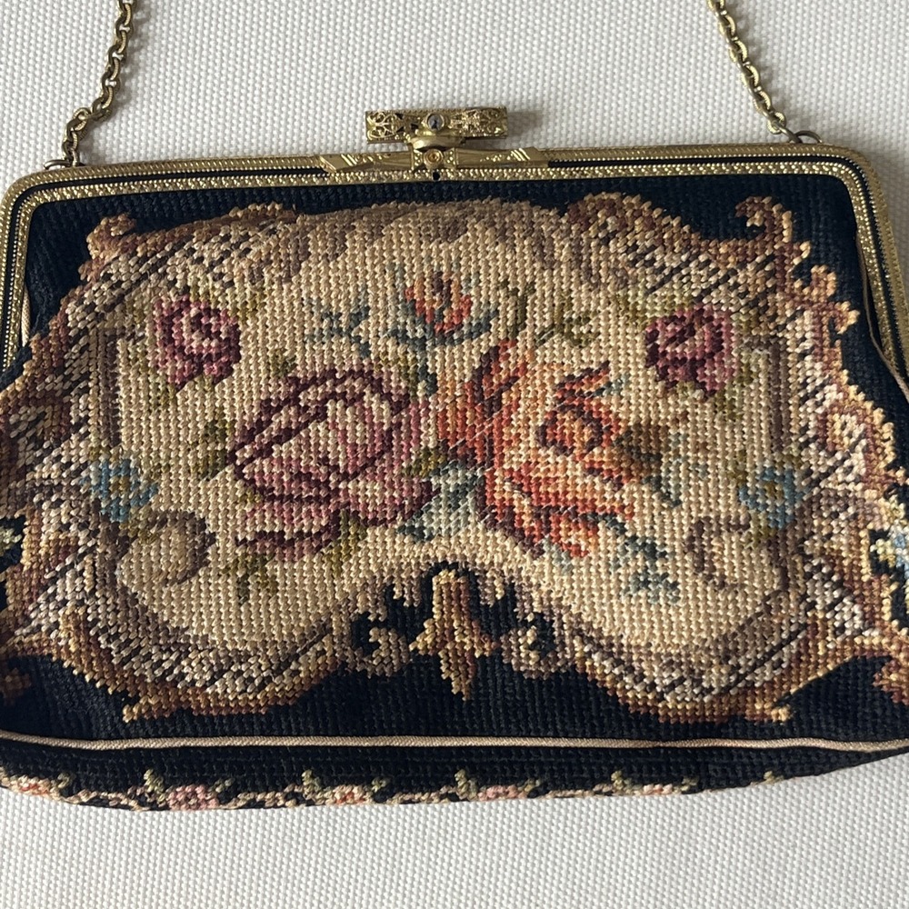 Vintage Needlepoint Evening Purse With Gold‎ Chain Floral Pattern - Picture 2 of 10